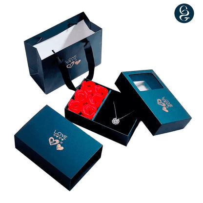 Four-Leaf Clover Necklace + Rose Gift Box (LAST UNITS)